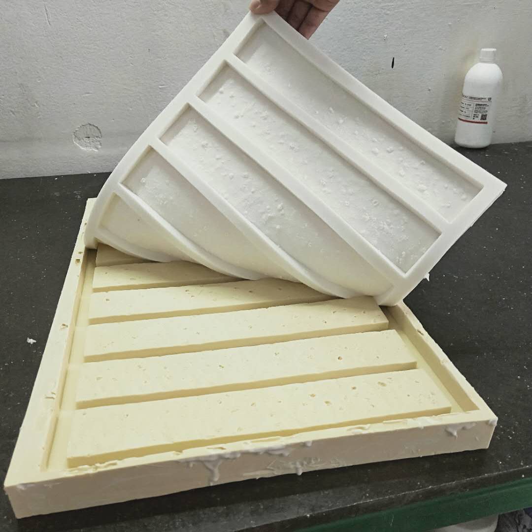 硅膠模具脫模 硅膠模具脫模